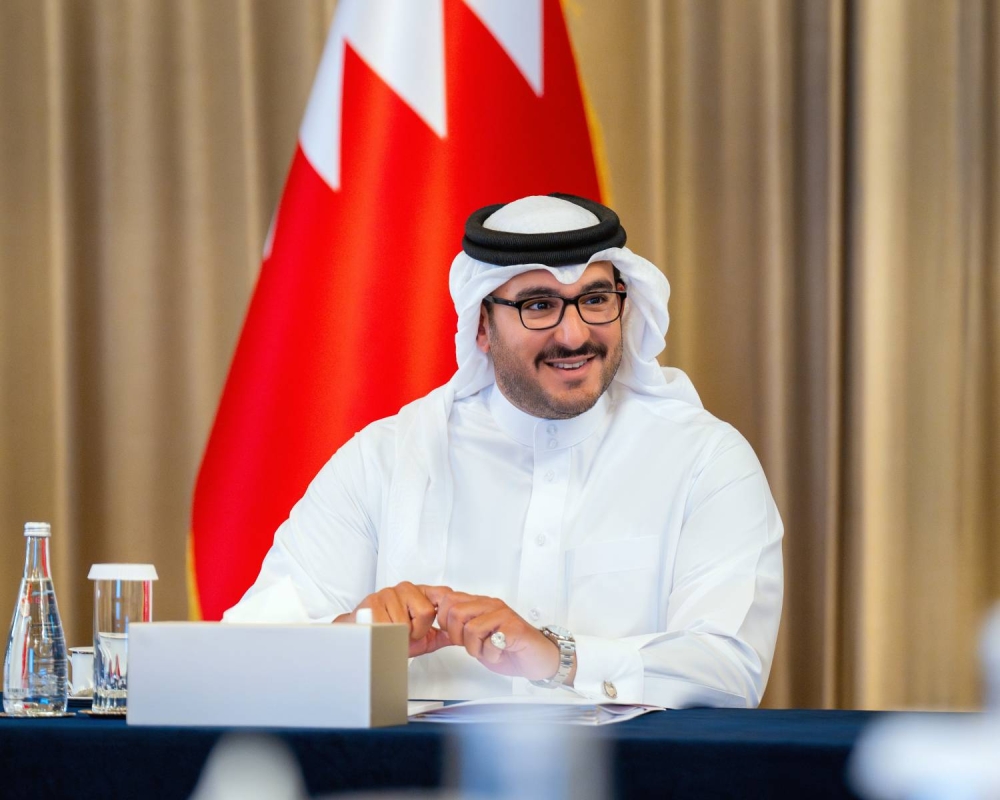 عيسى بن سلمان يوجّه بزيادة عدد مقاعد بعثات &laquo;الوقف التعليمي&raquo; للعام 2025-2026