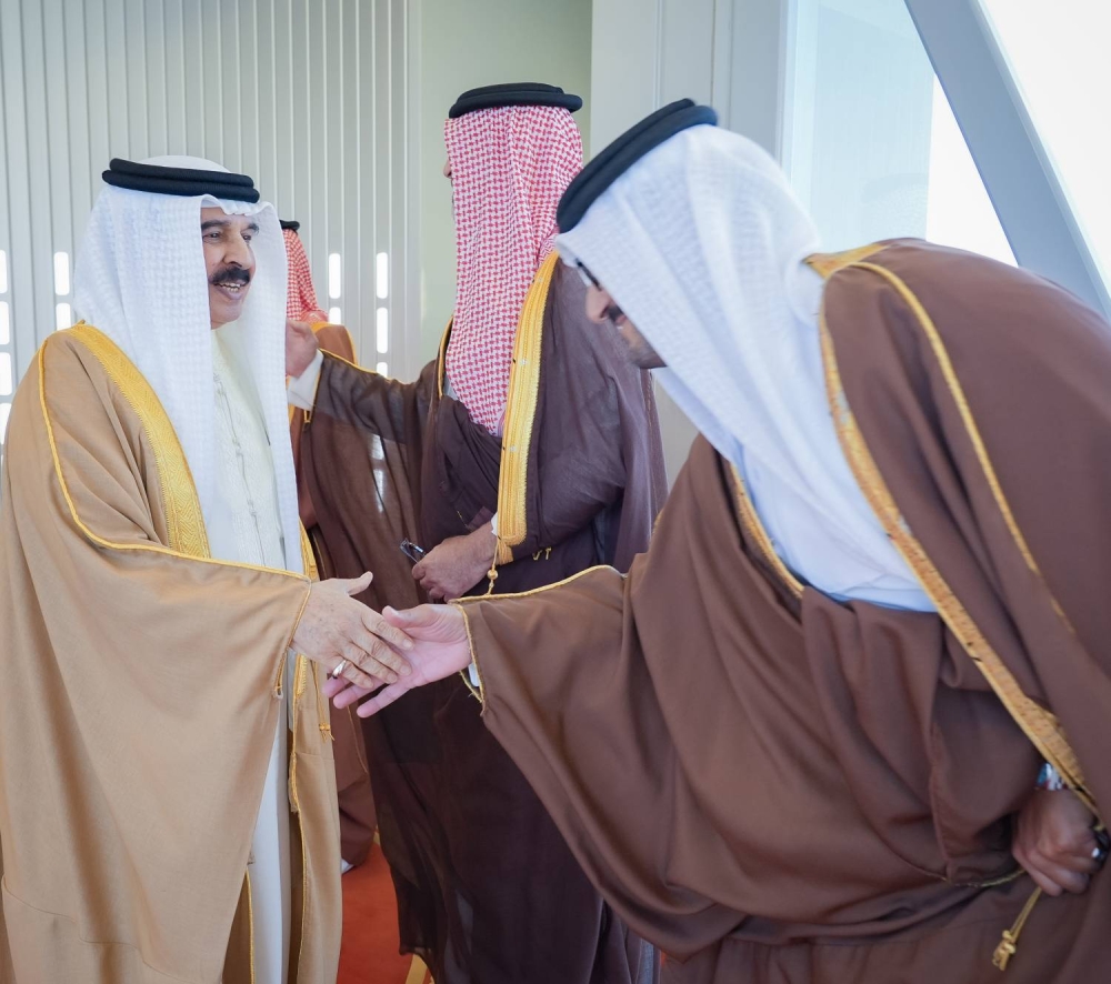 الملك يعود إلى أرض الوطن بعد زيارة لكل من السعودية والمملكة المتحدة والإمارات