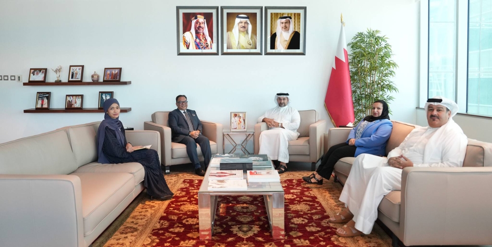 وزير الصناعة والتجارة يستقبل سفير ماليزيا لدى البحرين