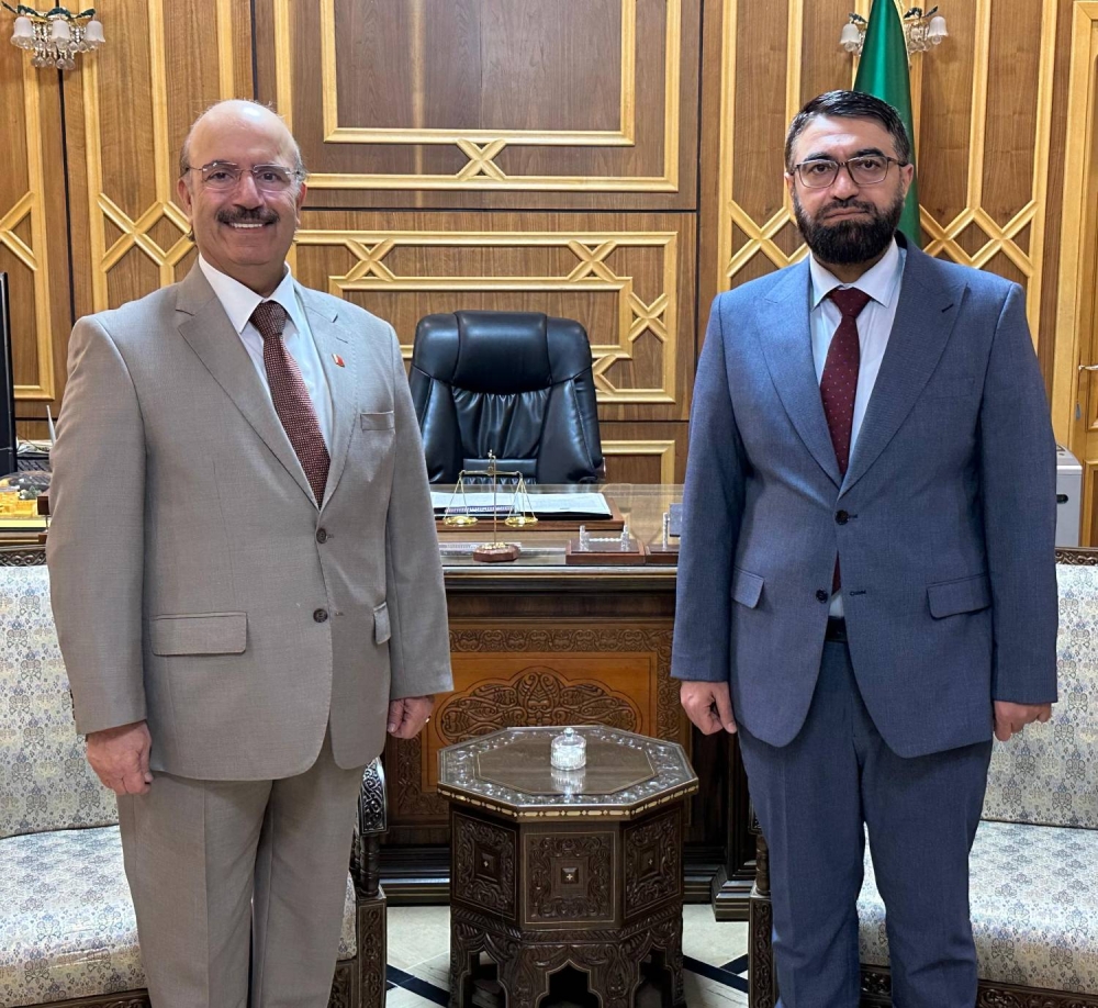 وزير العدل بالجمهورية العربية السورية يستقبل سفير مملكة البحرين في دمشق