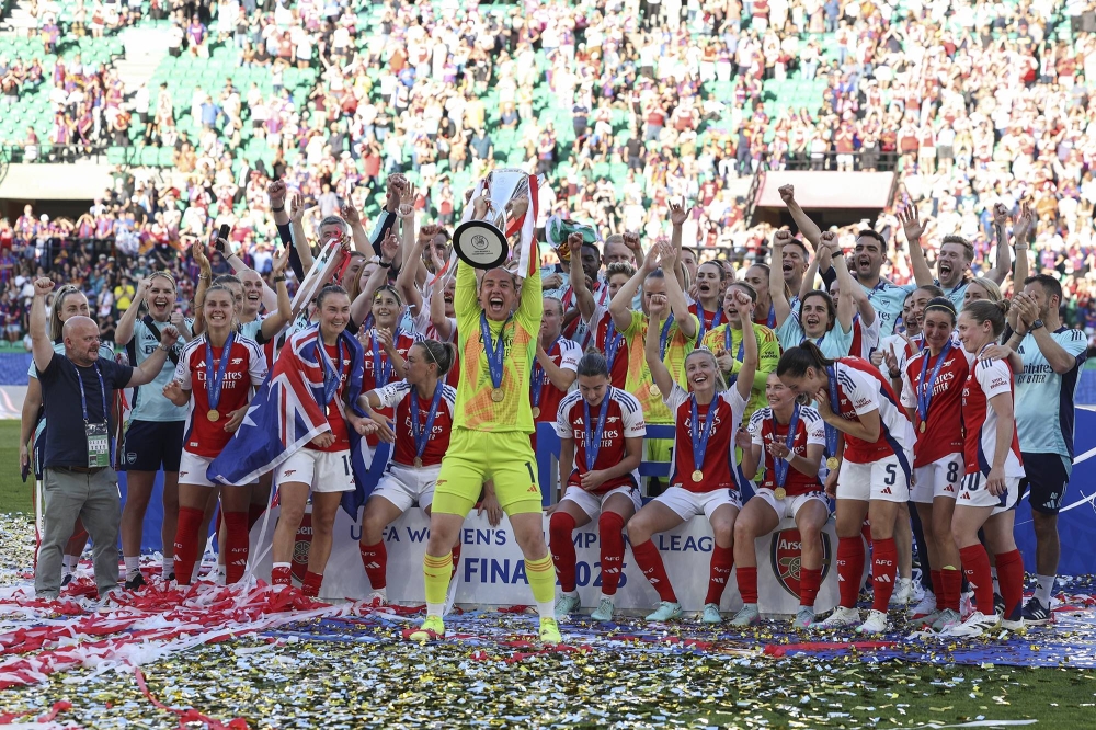 أرسنال يتوج ببطولة دوري أبطال أوروبا للسيدات بعد فوزه على برشلونة بهدف نظيف