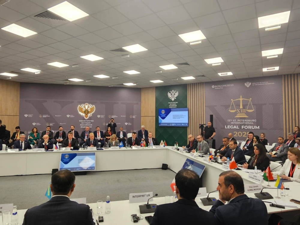 وكيل المحاكم والتوفيق الأسري والنفقة تشارك في أعمال منتدى سانت بطرسبورغ القانوني الدولي الثالث عشر في روسيا الاتحادية