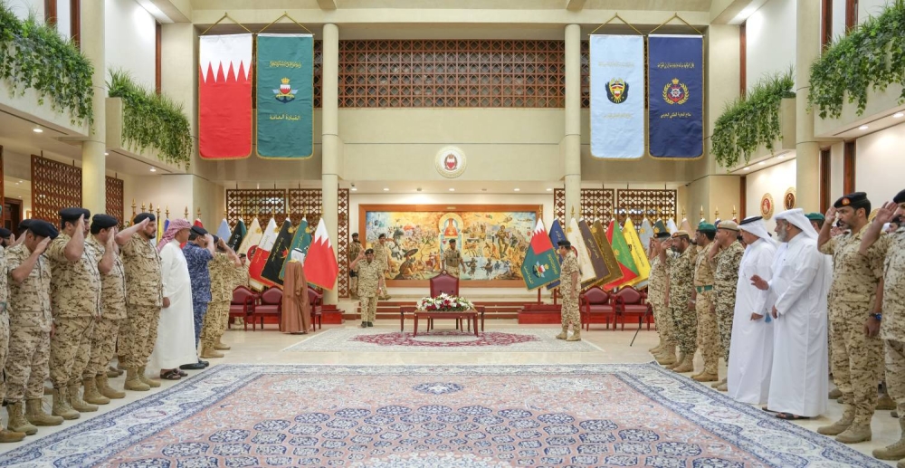 القائد العام يستقبل بعثة الحج التابعة لقوة دفاع البحرين بمناسبة مغادرتها إلى الأراضي المقدسة