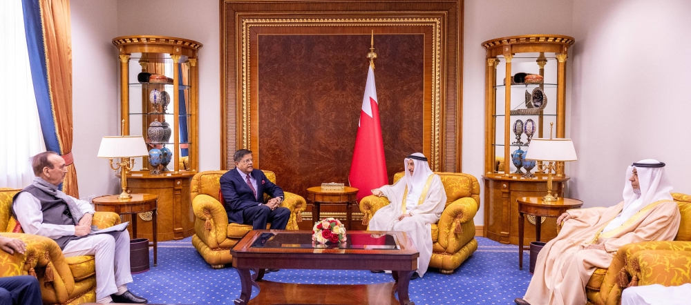 خالد بن عبد الله يلتقي وفداً هندياً رفيع المستوى