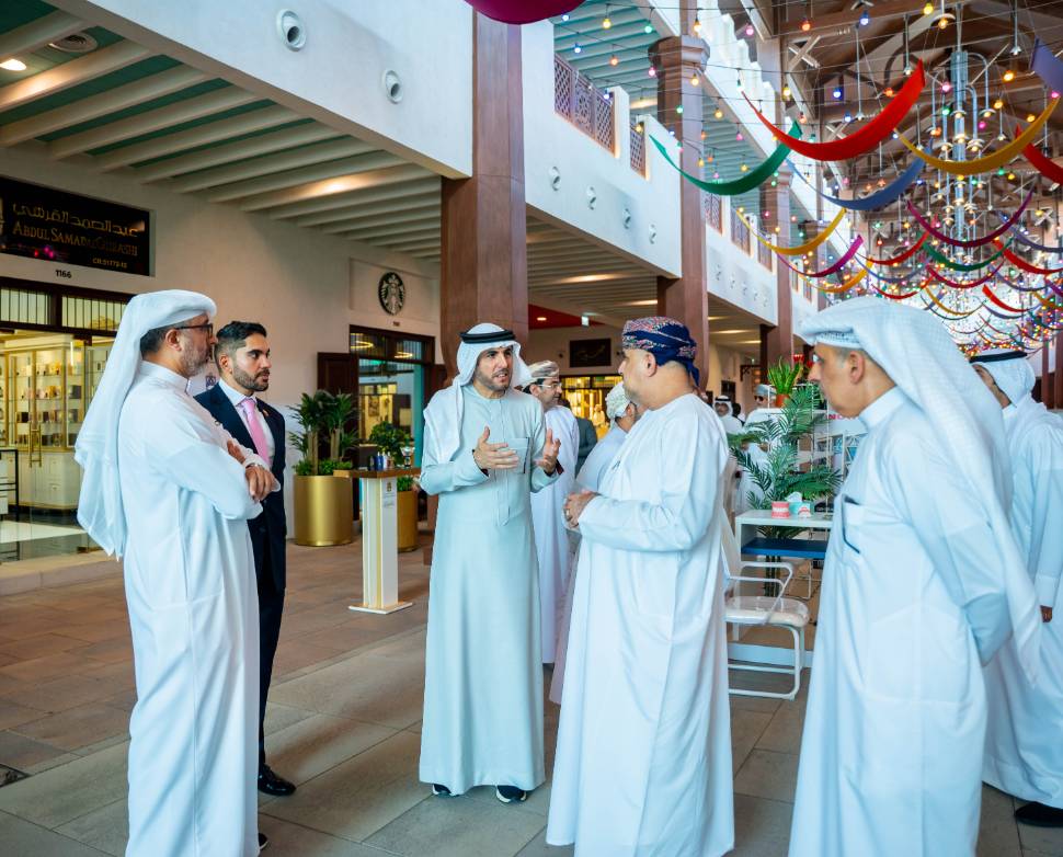 زيارة رسمية تعكس عمق التعاون: وزير الإسكان العُماني في جولة ميدانية شاملة بمدينة ديار المحرق