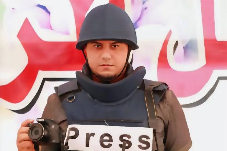 استشهاد الصحفي حسان أبو وردة وأفراد من عائلته بقصف منزله في شمال غزة