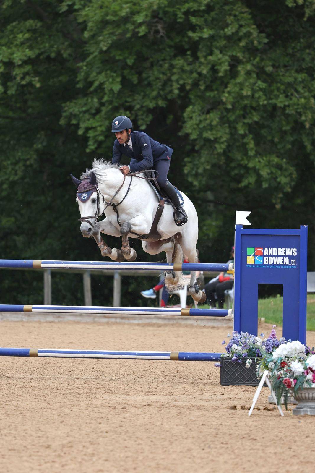 فريق وزارة الداخلية لقفز الحواجز يحقق المراكز الأولى في بطولة ويلنتون بالمملكة المتحدة