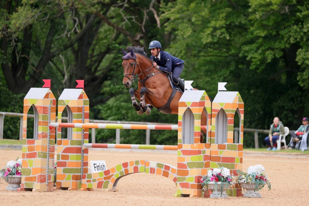 فريق وزارة الداخلية لقفز الحواجز يحقق المراكز الأولى في بطولة ويلنتون بالمملكة المتحدة