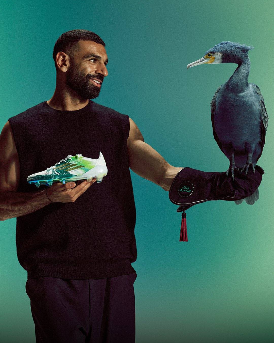 بعد موسم استثنائي.. أديداس تكرّم محمد صلاح بحذاء خاص "صور"