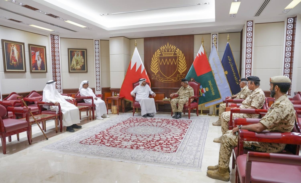 القائد العام يستقبل   الدكتور جمال السويدي نائب رئيس أمناء مركز الإمارات للدراسات والبحوث الاستراتيجية