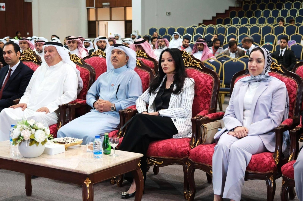 وزارة التربية والتعليم تتوج المدارس الفائزة بكؤوس التفوق الرياضي