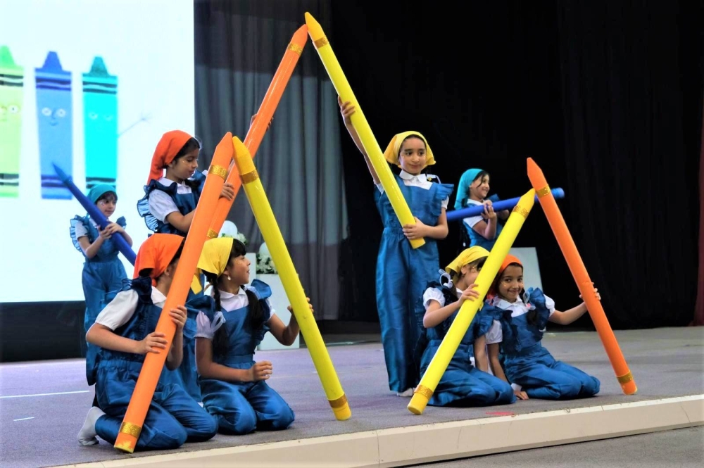 وزارة التربية والتعليم تتوج المدارس الفائزة بكؤوس التفوق الرياضي