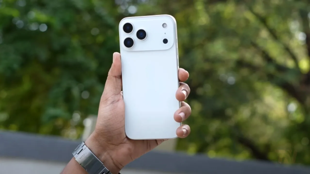 بتحديثات قوية في التصميم والكاميرا.. أبل تستعد لإطلاق سلسلة هواتف آيفون 17 في سبتمبر المقبل