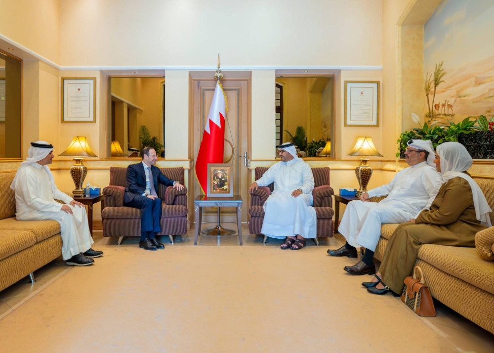 عيسى بن سلمان: الاستثمار في الطاقات الوطنية أولوية استراتيجية في مسيرة التنمية