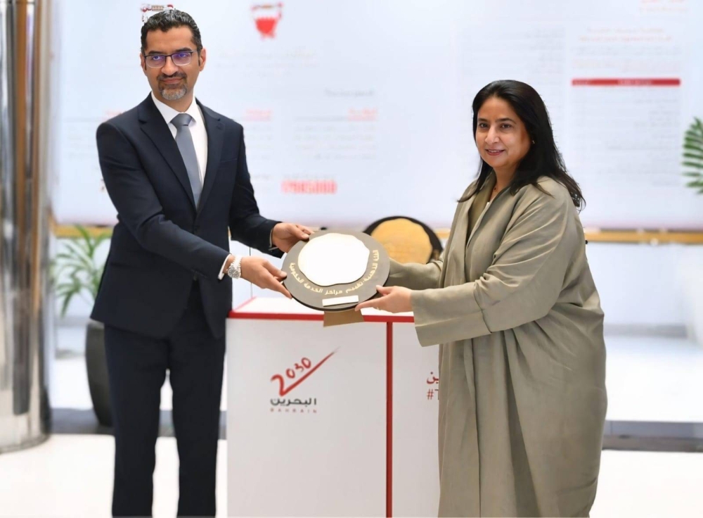 "البلديات" تتسلم الدرع الذهبي بمناسبة حصول بلديتي الشمالية والجنوبية على تصنيف الفئة الذهبية ضمن "تقييم 5"