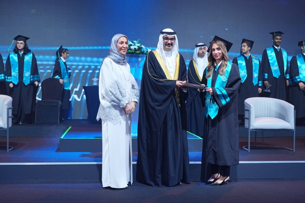 محافظ الجنوبية يشهد حفل تخريج طلبة مدرسة النسيم الدولية