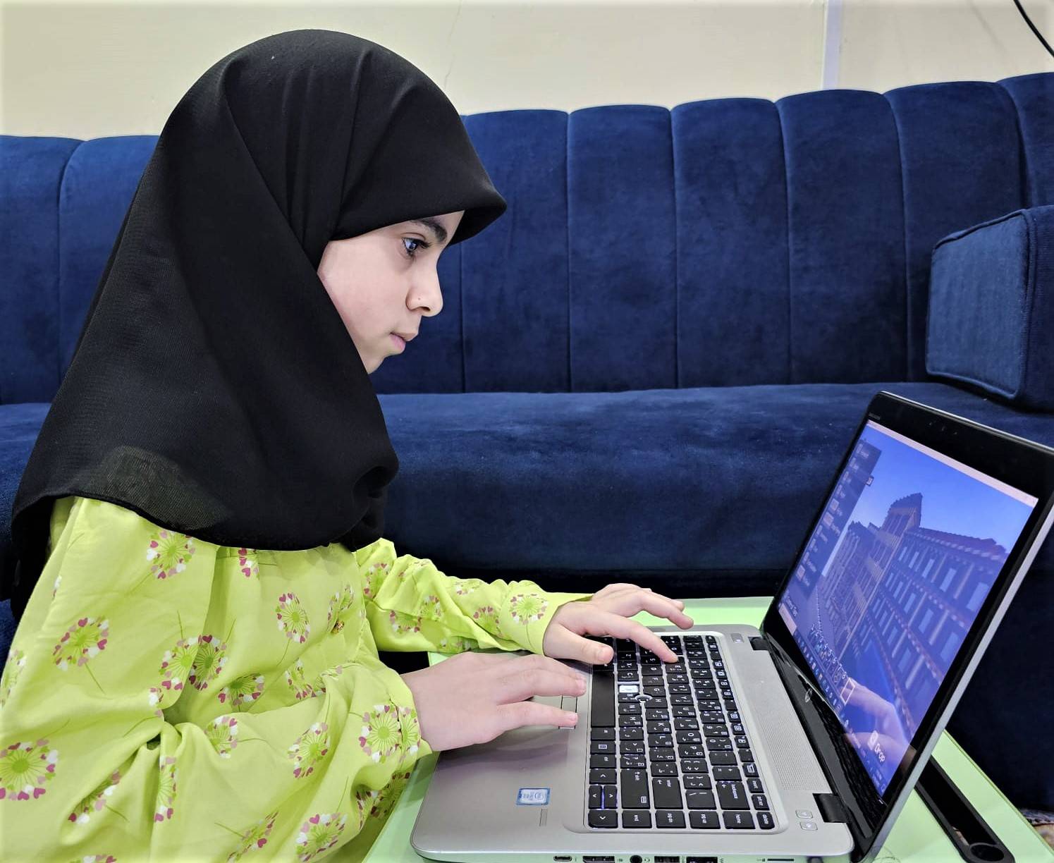 زينب القميش الأولى في التصميم الافتراضي لمعالم مملكة البحرين في المستقبل