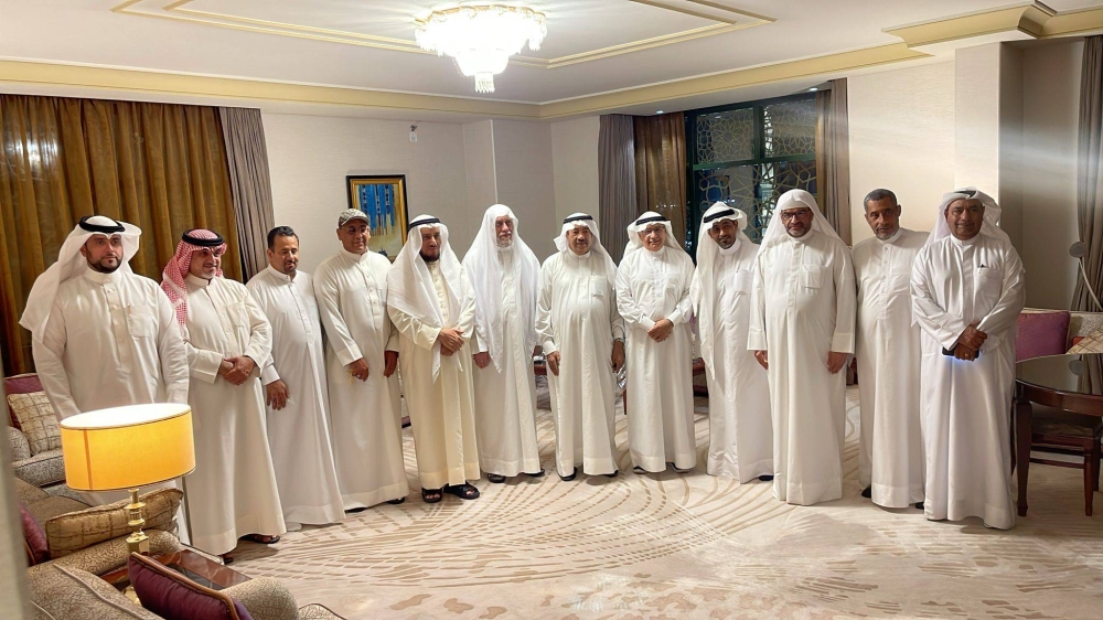 رئيس بعثة مملكة البحرين للحج يتفقد الحملات البحرينية وخدمات الرعاية الصحية في المدينة المنورة