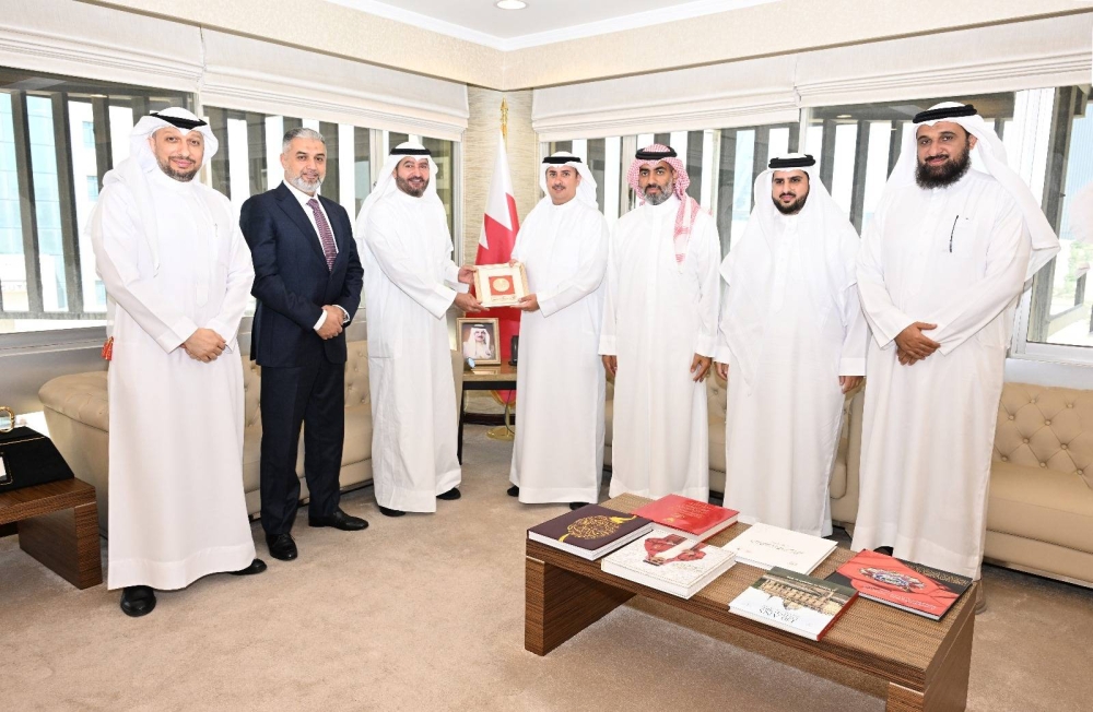 وزير &laquo;العدل&raquo; يستقبل رئيس مجلس إدارة مجموعة البنك الأهلي المتحد