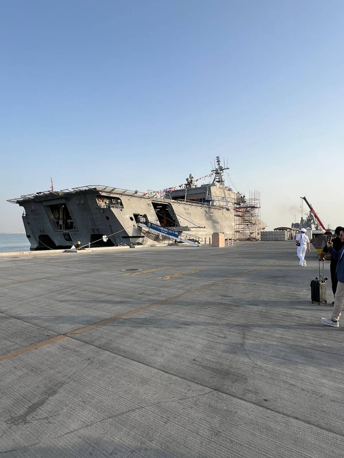 &laquo;كانبيرا&raquo; ترسو في البحرين ضمن مهمة أمنية استراتيجية في الخليج العربي