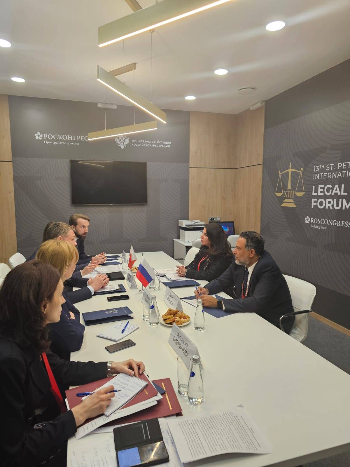 وكيل المحاكم والتوفيق الأسري والنفقة تشارك في أعمال منتدى سانت بطرسبورغ القانوني الدولي الثالث عشر في روسيا الاتحادية