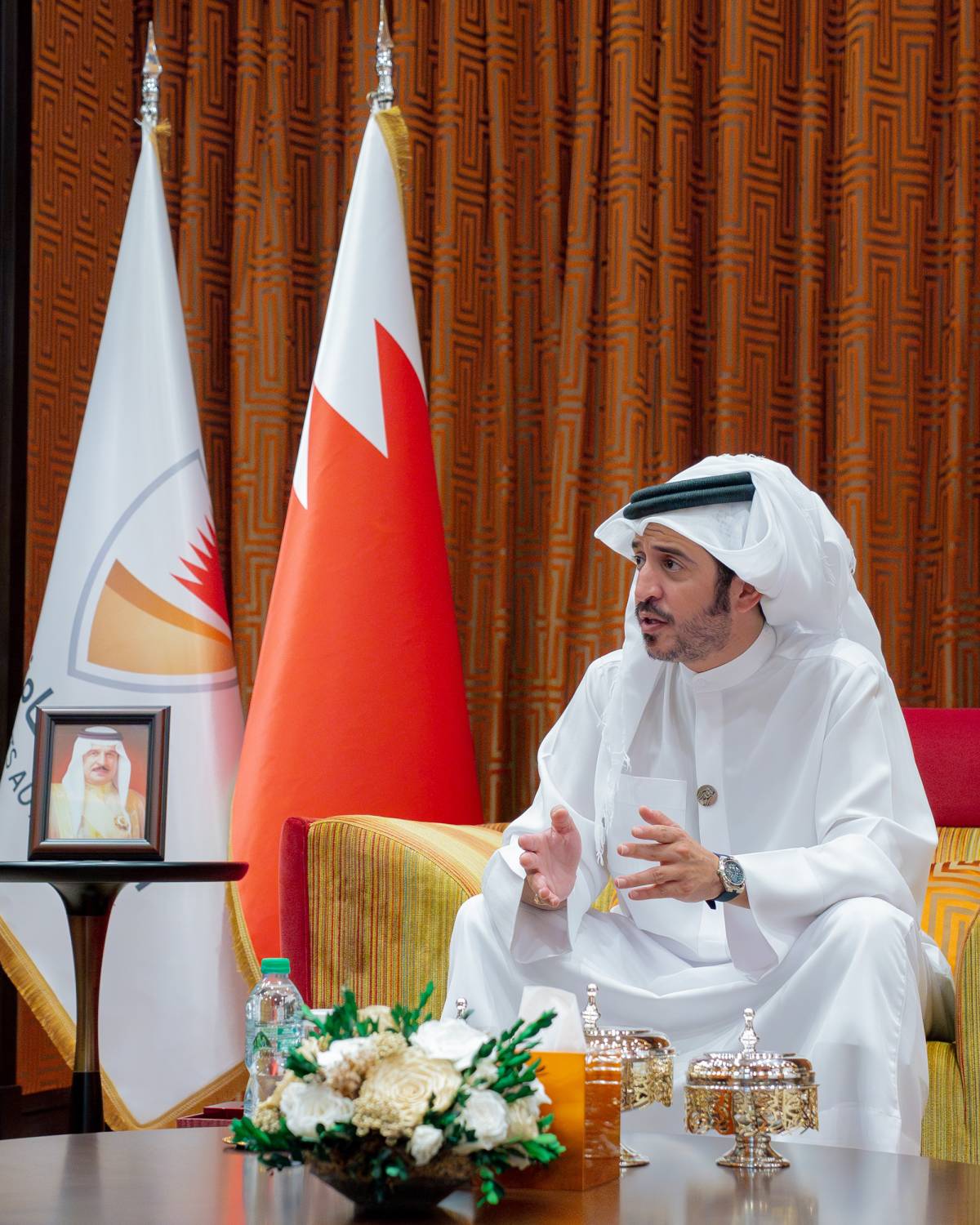 خالد بن حمد يستقبل رئيس مجلس إدارة الهيئة العامة للتأمين الاجتماعي