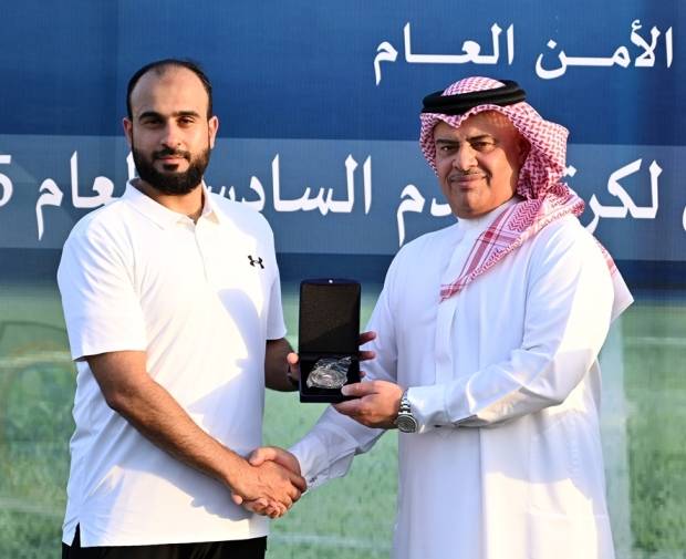 رئيس الأمن العام يحضر ختام بطولة خفر السواحل لكرة القدم