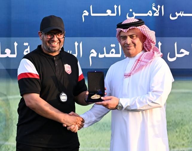 رئيس الأمن العام يحضر ختام بطولة خفر السواحل لكرة القدم