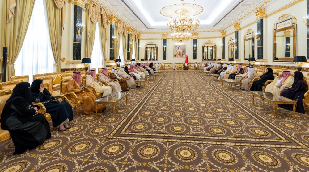 ولي العهد رئيس الوزراء يستقبل السفير السعودي و وفد مجلس الأعمال المشترك