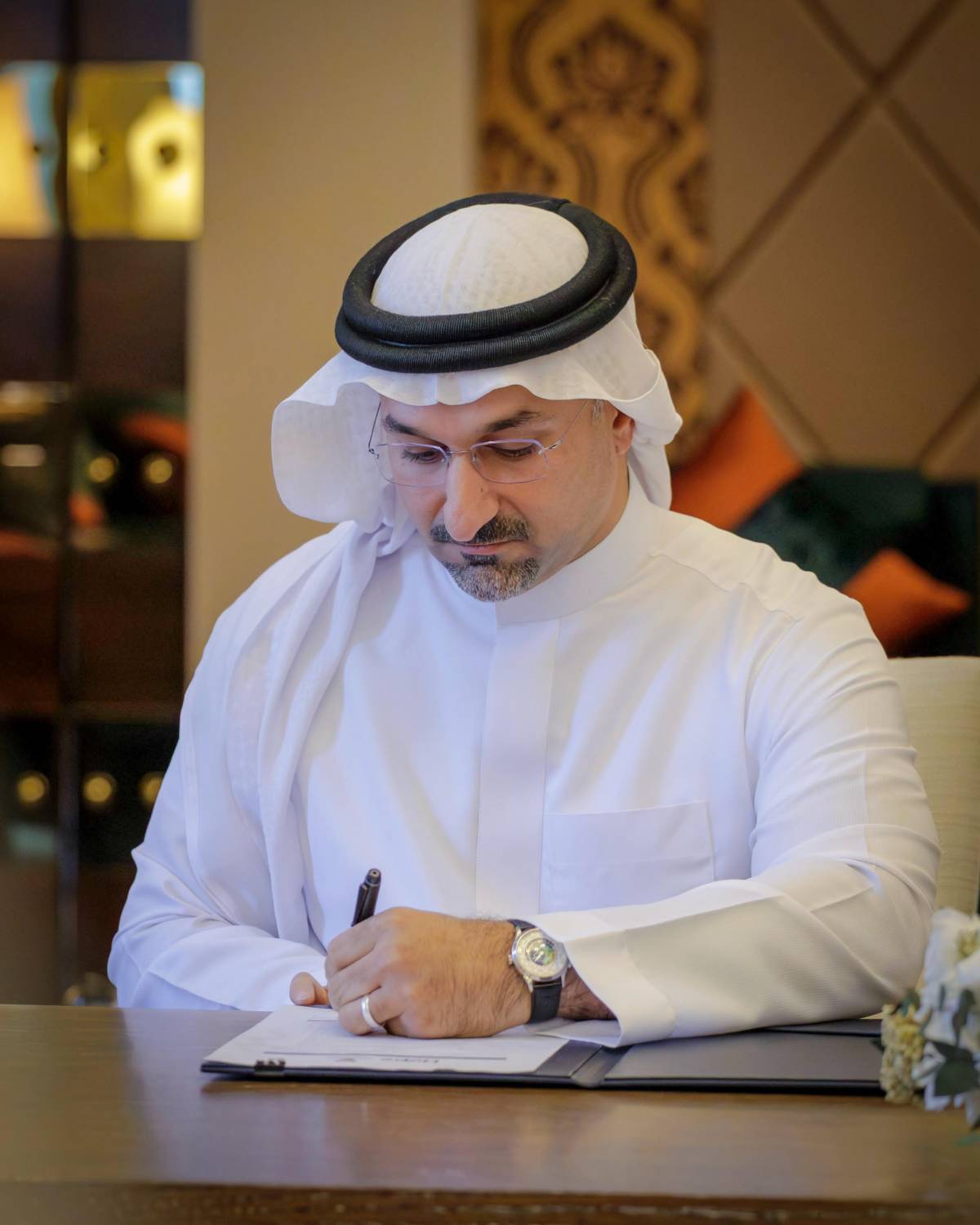 بحضور ناصر بن حمد.. توقيع شراكة بين &laquo;الصناعة&raquo; ومشاريع الأمل لإقامة مساحة للصُنّاع ومركز للابتكار