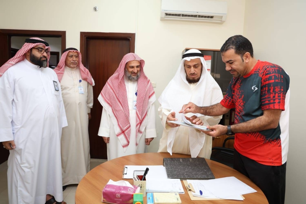 رئيس بعثة مملكة البحرين للحج يجتمع مع رؤساء اللجان ويتفقّد جاهزيتها  واستعداداتها لخدمة حجاج المملكة