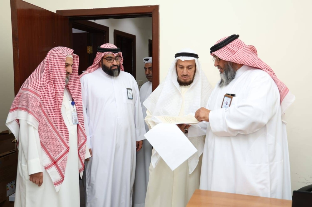 رئيس بعثة مملكة البحرين للحج يجتمع مع رؤساء اللجان ويتفقّد جاهزيتها  واستعداداتها لخدمة حجاج المملكة