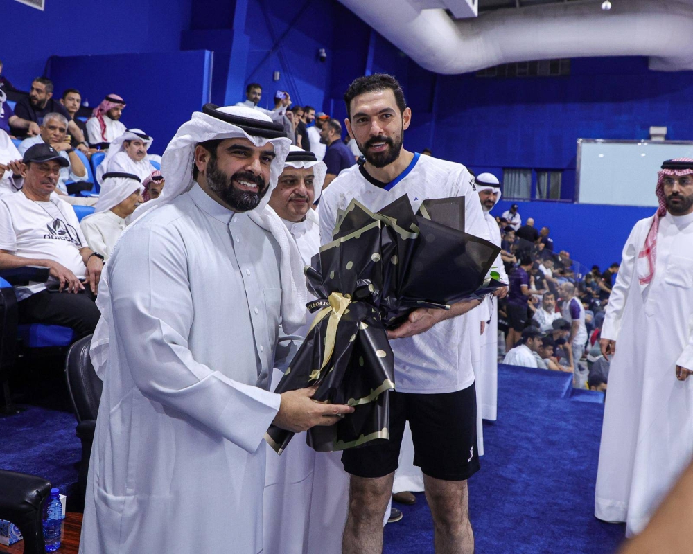 سلمان بن محمد يتوّج نادي النجمة بدوري خالد بن حمد لكرة اليد