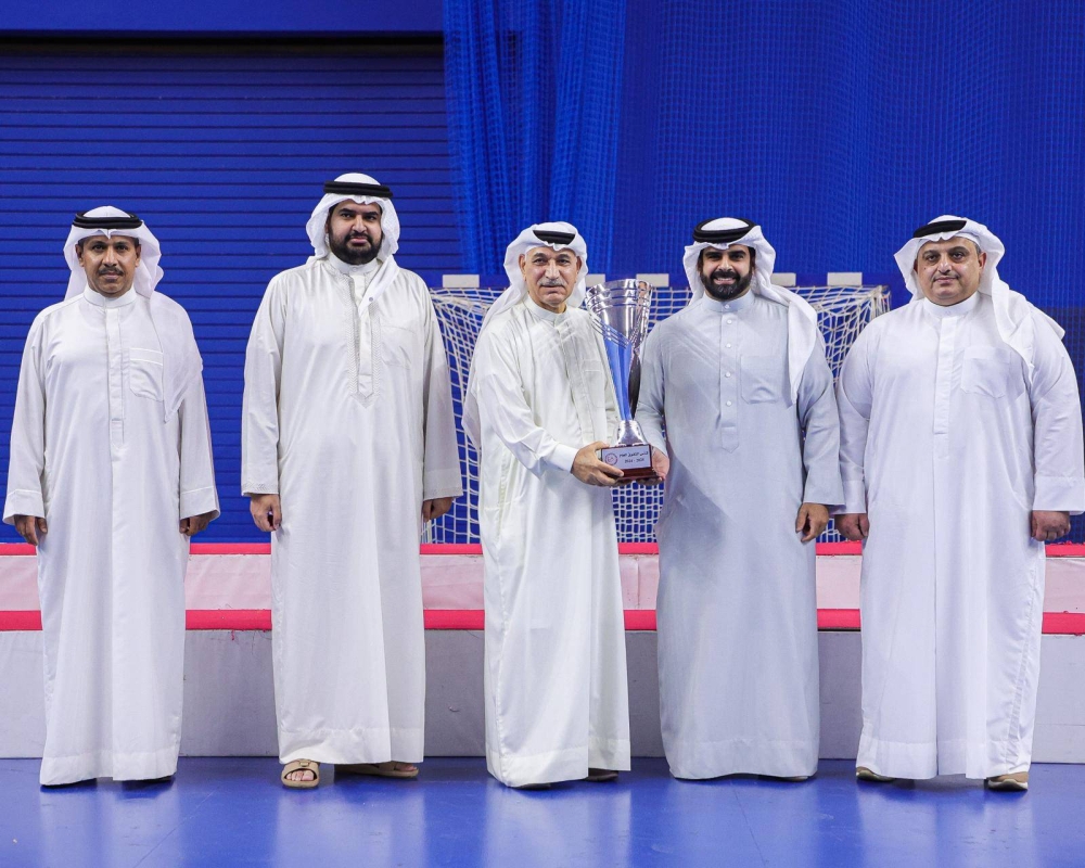 سلمان بن محمد يتوّج نادي النجمة بدوري خالد بن حمد لكرة اليد