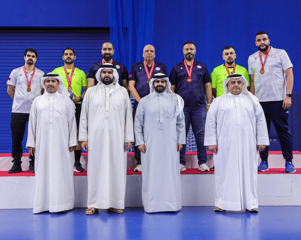 سلمان بن محمد يتوّج نادي النجمة بدوري خالد بن حمد لكرة اليد