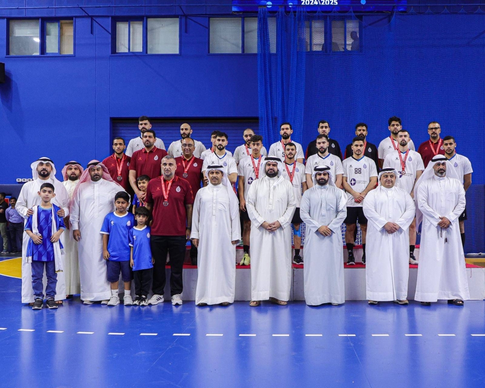 سلمان بن محمد يتوّج نادي النجمة بدوري خالد بن حمد لكرة اليد