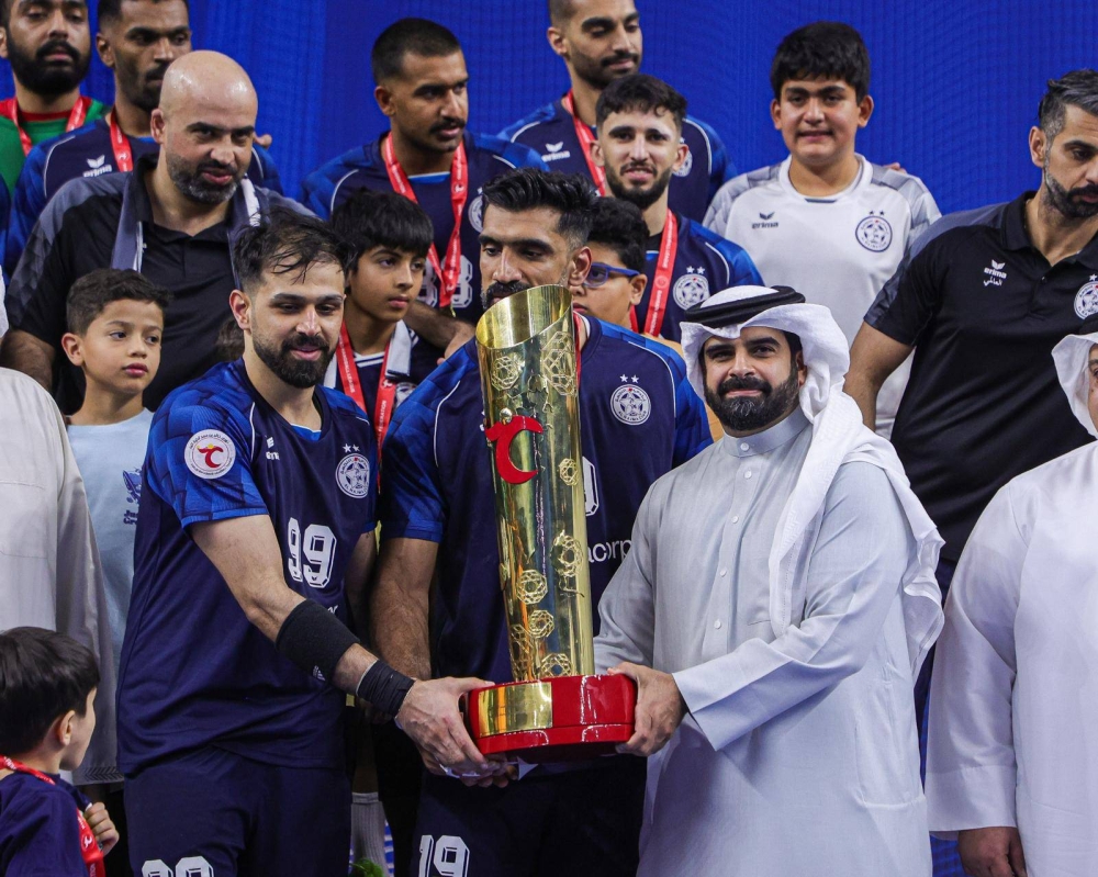 سلمان بن محمد يتوّج نادي النجمة بدوري خالد بن حمد لكرة اليد