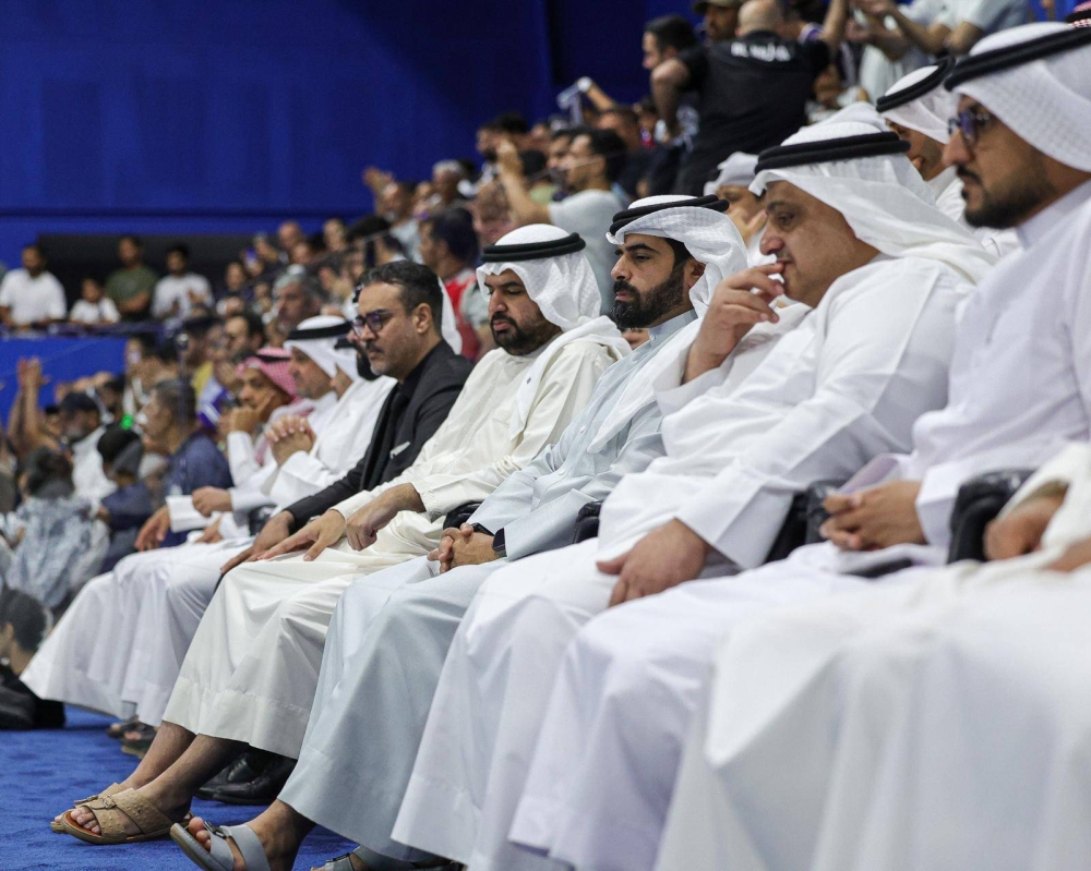 سلمان بن محمد يتوّج نادي النجمة بدوري خالد بن حمد لكرة اليد