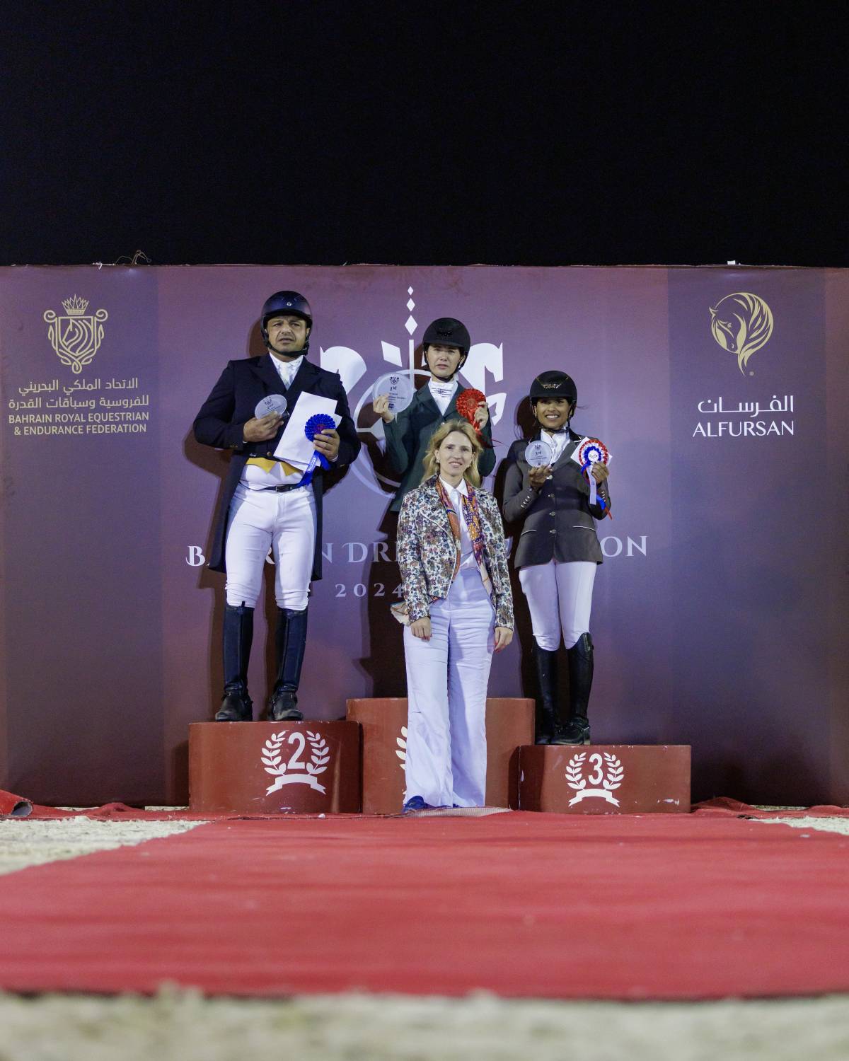 الإثارة تطغى على بطولة الفرسان لترويض الجياد بمشاركة واسعة