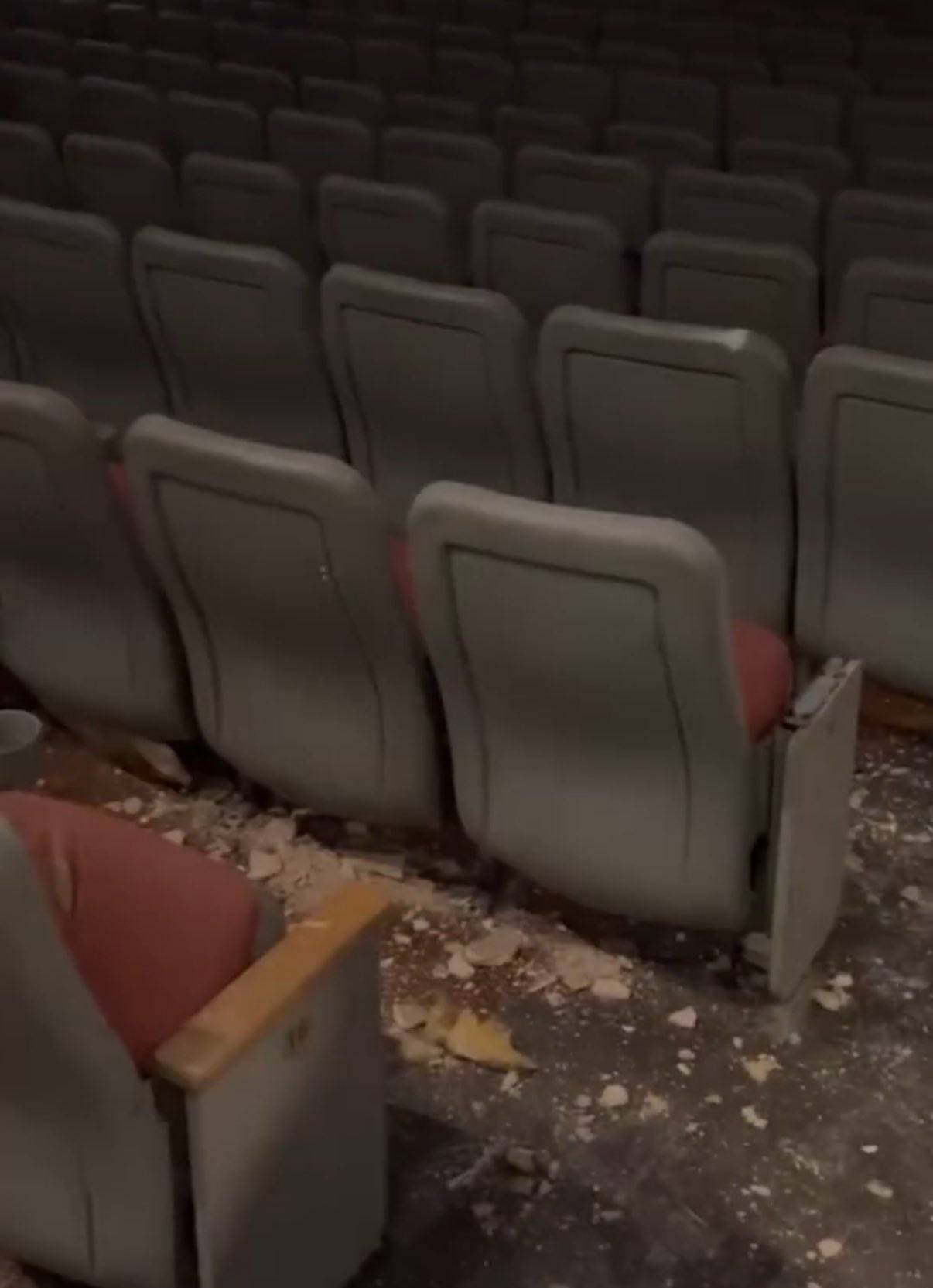 إصابة مشاهدين بعد انهيار سقف سينما بالأرجنتين أثناء عرض فيلم رعب