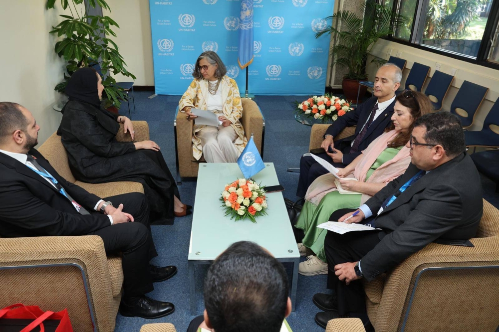 آمنة الرميحي تلتقي المدير التنفيذي لبرنامج الأمم المتحدة للمستوطنات البشرية وعدد من كبار المسؤولين