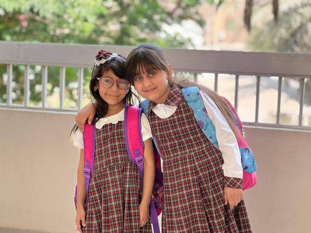 في نموذج للسلوك الإيجابي بالمدارس.. فاطمة زهير: ابنة عمي وصديقتي (جود) عين إضافية أنستني ضعف بصري