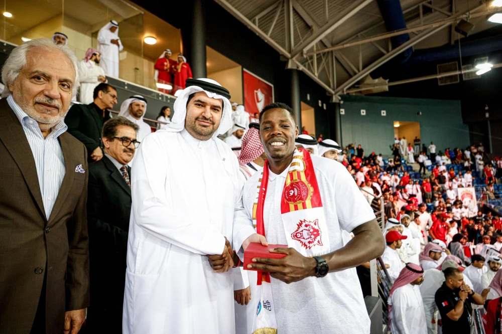 عيسى بن علي يتوج المحرق بدرع دوري زين لكرة السلة