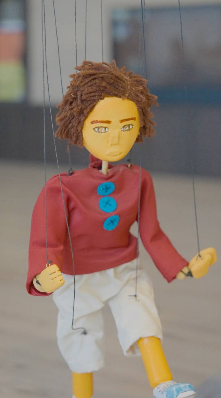 أحمد جاسم.. معلم تحوّل لرائد بمجال &laquo;مسرح العرائس&raquo; في البحرين