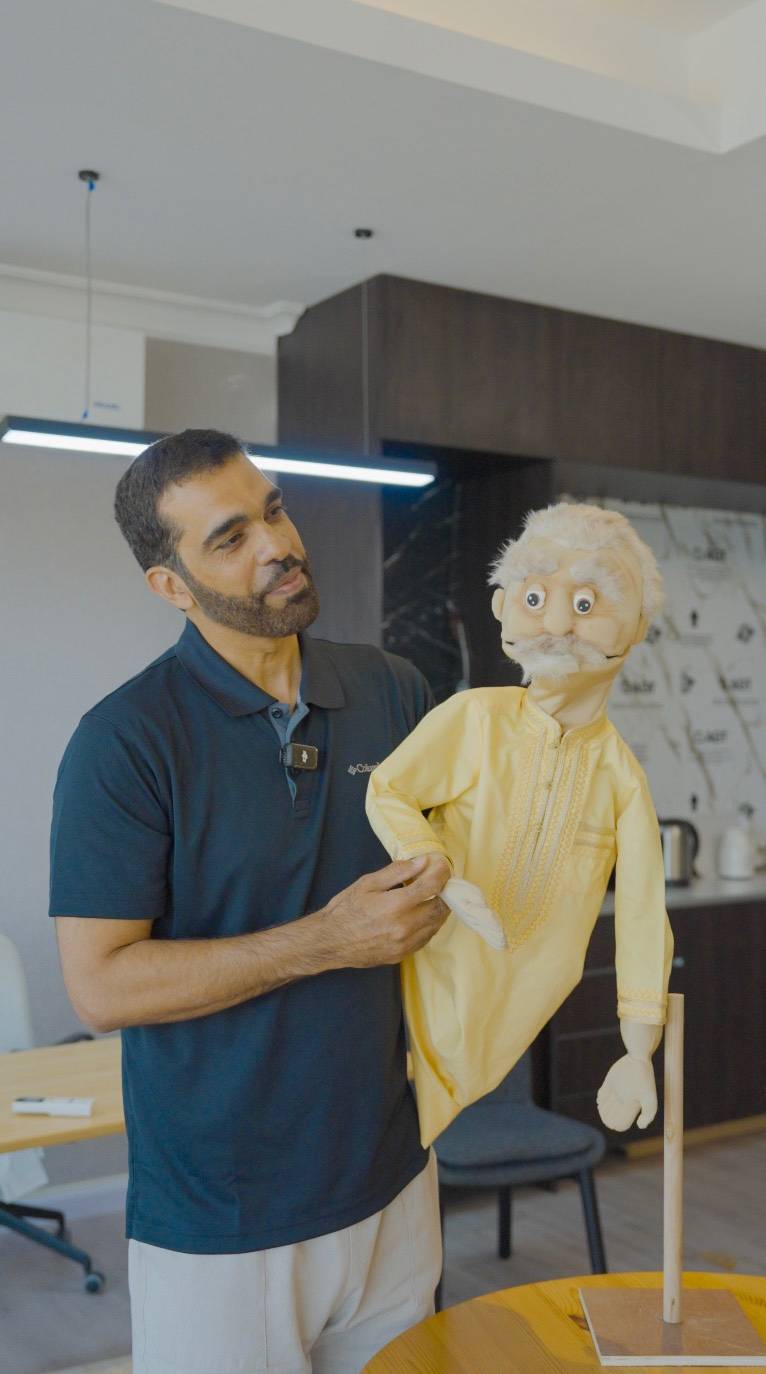 أحمد جاسم.. معلم تحوّل لرائد بمجال &laquo;مسرح العرائس&raquo; في البحرين