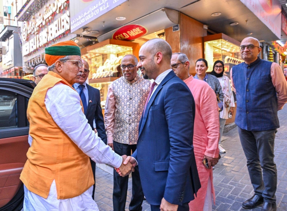 وزير التنمية الاجتماعية يرافق وزير القانون والعدل الهندي في زيارة عدد من المعالم الدينية والتاريخية بمملكة البحرين