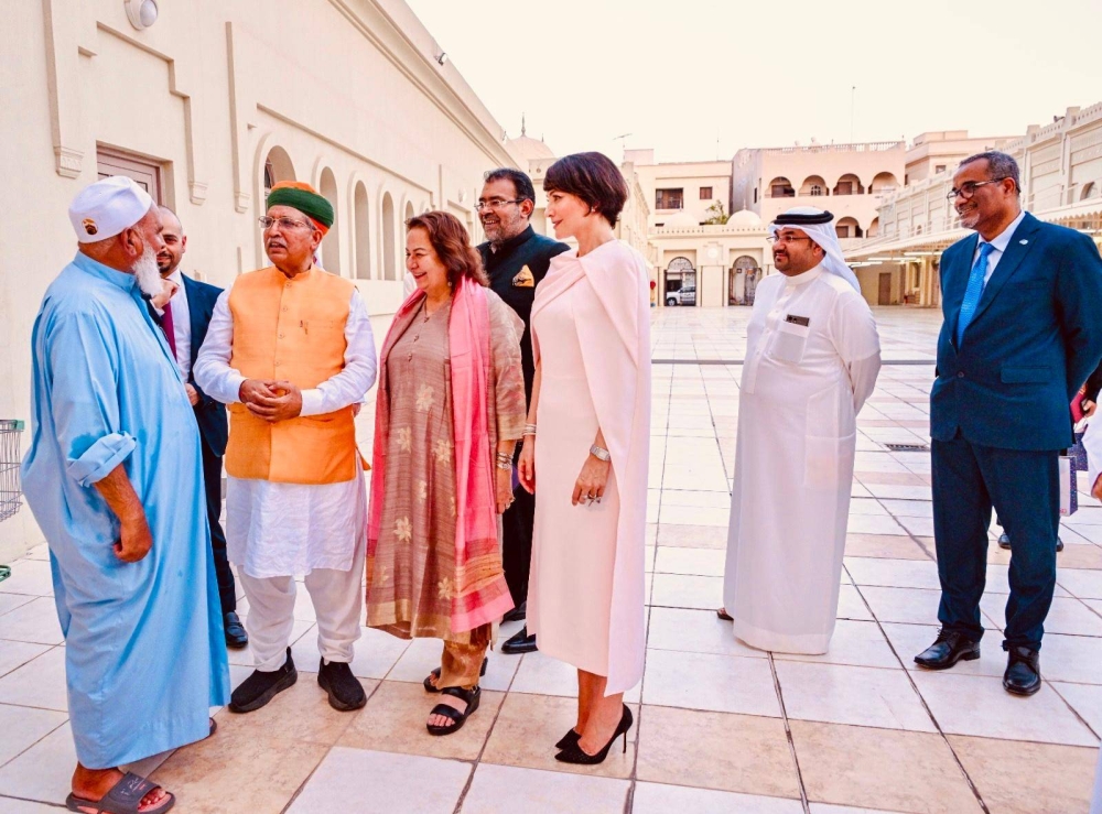 وزير التنمية الاجتماعية يرافق وزير القانون والعدل الهندي في زيارة عدد من المعالم الدينية والتاريخية بمملكة البحرين