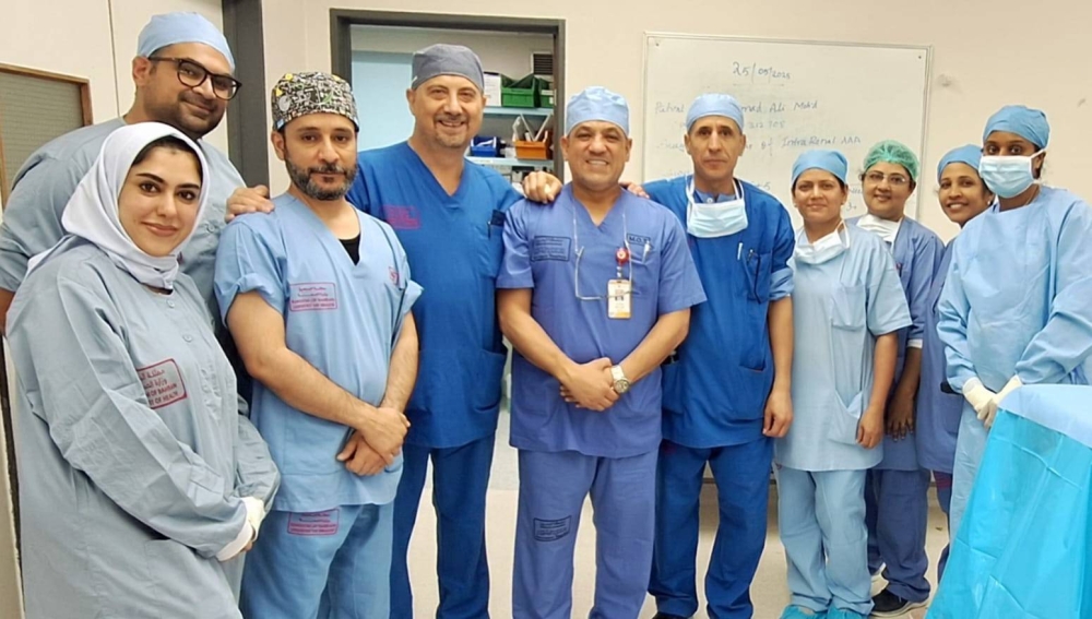 المستشفيات الحكومية : نجاح عملية دقيقة لاستئصال وترميم تمدد في الشريان الأورطي بمجمع السلمانية الطبي