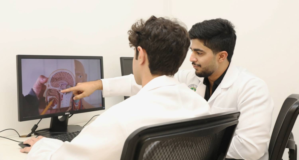 جامعة الخليج العربي تنظم ورشة افتراضية حول مناهج التقييم الحديثة في تعليم المهن الصحية