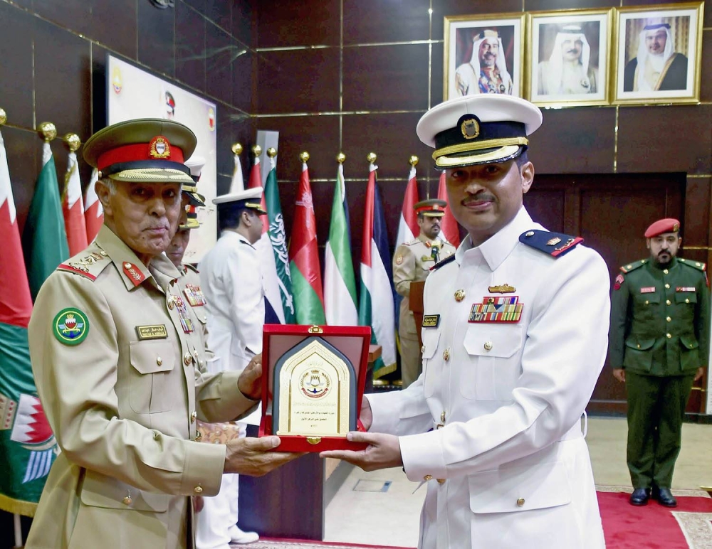 برعاية جلالة الملك.. تخريج الدورة السابعة عشرة للقيادة والأركان المشتركة